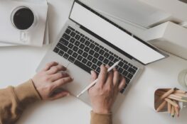 Peter Rätz - flashback, infiltratören, dokumentär, dödsannons